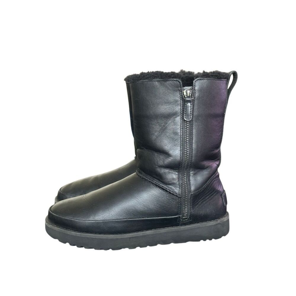 UGG Women's Classic Zip Short Waterproof Leather Boots. Black.  Size 7